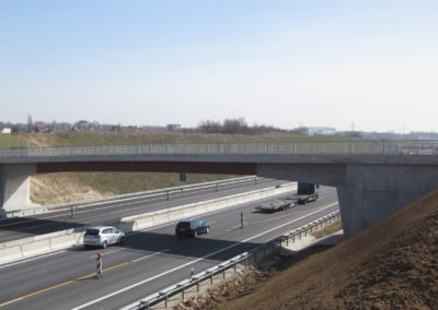BW23: Überführung „Riedäckerweg“ über die A8