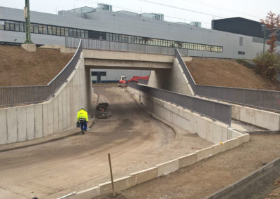 Eisenbahnüberführung „Porsche Werkstraße“ bei Zuffenhausen