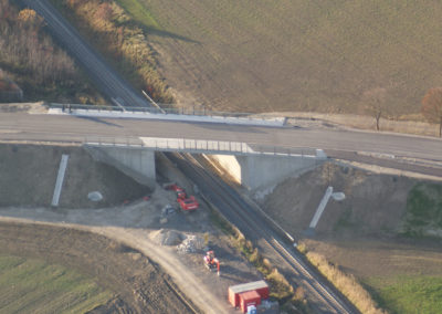 Schwaighausen: Brücke über die Bahn